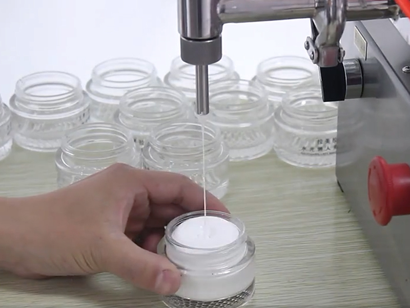 全自动膏体灌装机：提高生产效率的先进装备